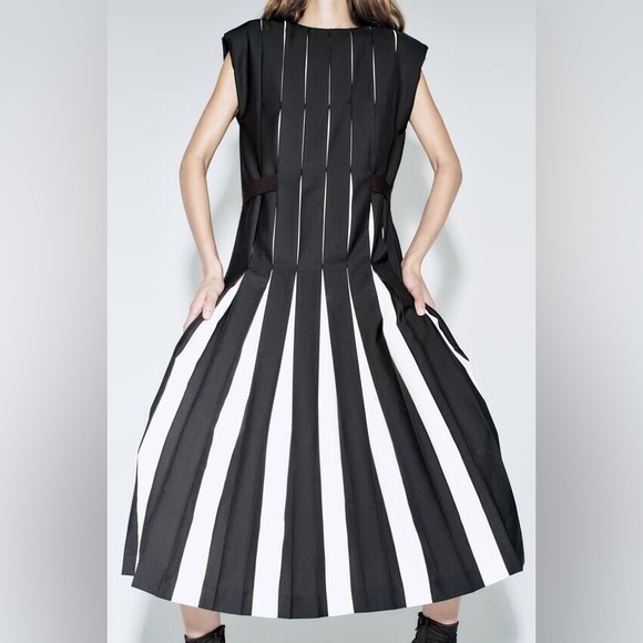ZARA Box Pleated Wool Midi/Maxi Limited Edition Dress - Picture 6 of 14